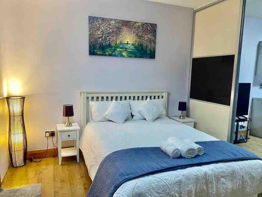 Lovely 1 Bed Studio Apartment With Free Parking 옥스퍼드 외부 사진