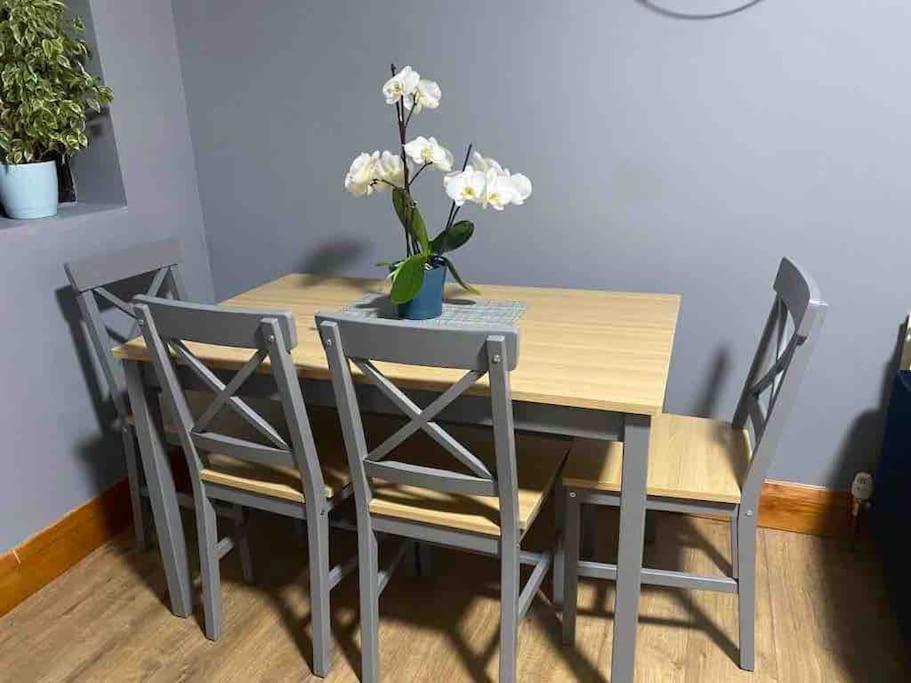 Lovely 1 Bed Studio Apartment With Free Parking 옥스퍼드 외부 사진